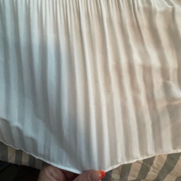 NWOT Adrianna Papell Blouse Ivory Pleated Flutter Sleeve small dirt mark - Picture 4 of 8